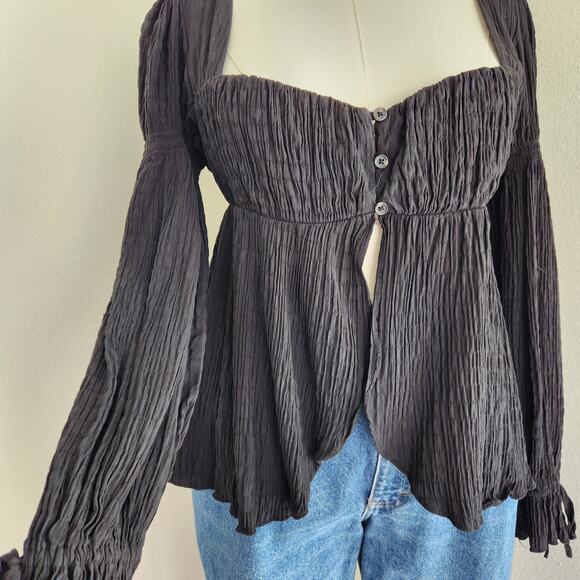 Urban Outfitters Black Crinkle Button Front Empire Top Long Sleeve Smocked L - Picture 3 of 9